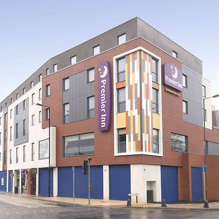 Premier Inn Camberley Extérieur photo