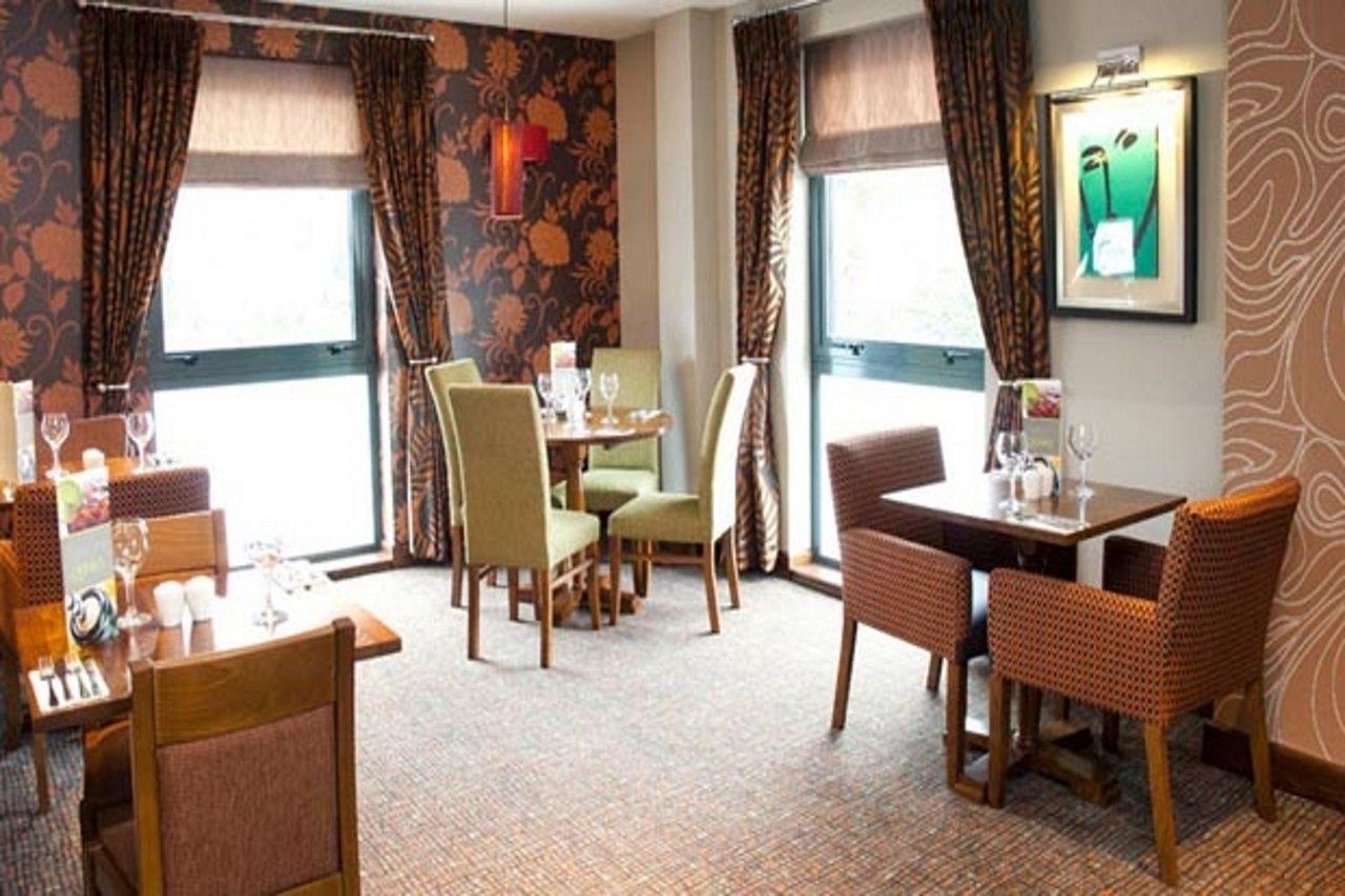 Premier Inn Camberley Extérieur photo