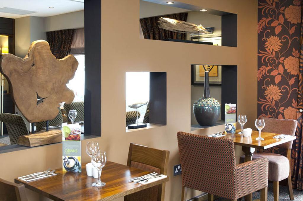 Premier Inn Camberley Extérieur photo