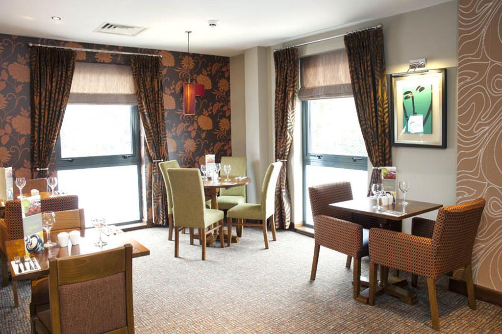 Premier Inn Camberley Extérieur photo